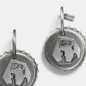 ISO coach elvis green dinkier , coach elvis rogue, tea rose necklace